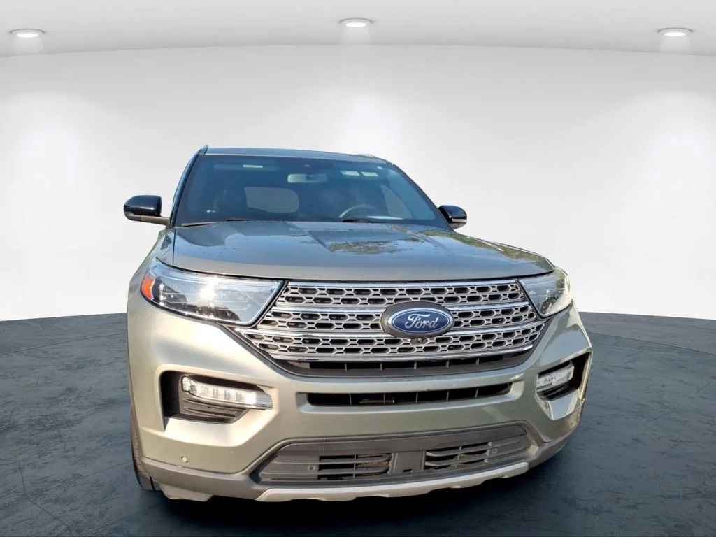 Used 2020 Green Ford Limited image 10