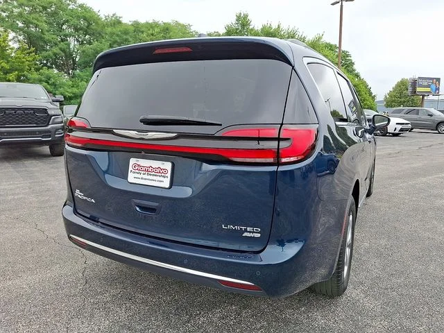 Used 2022 Blue Chrysler Limited image 10