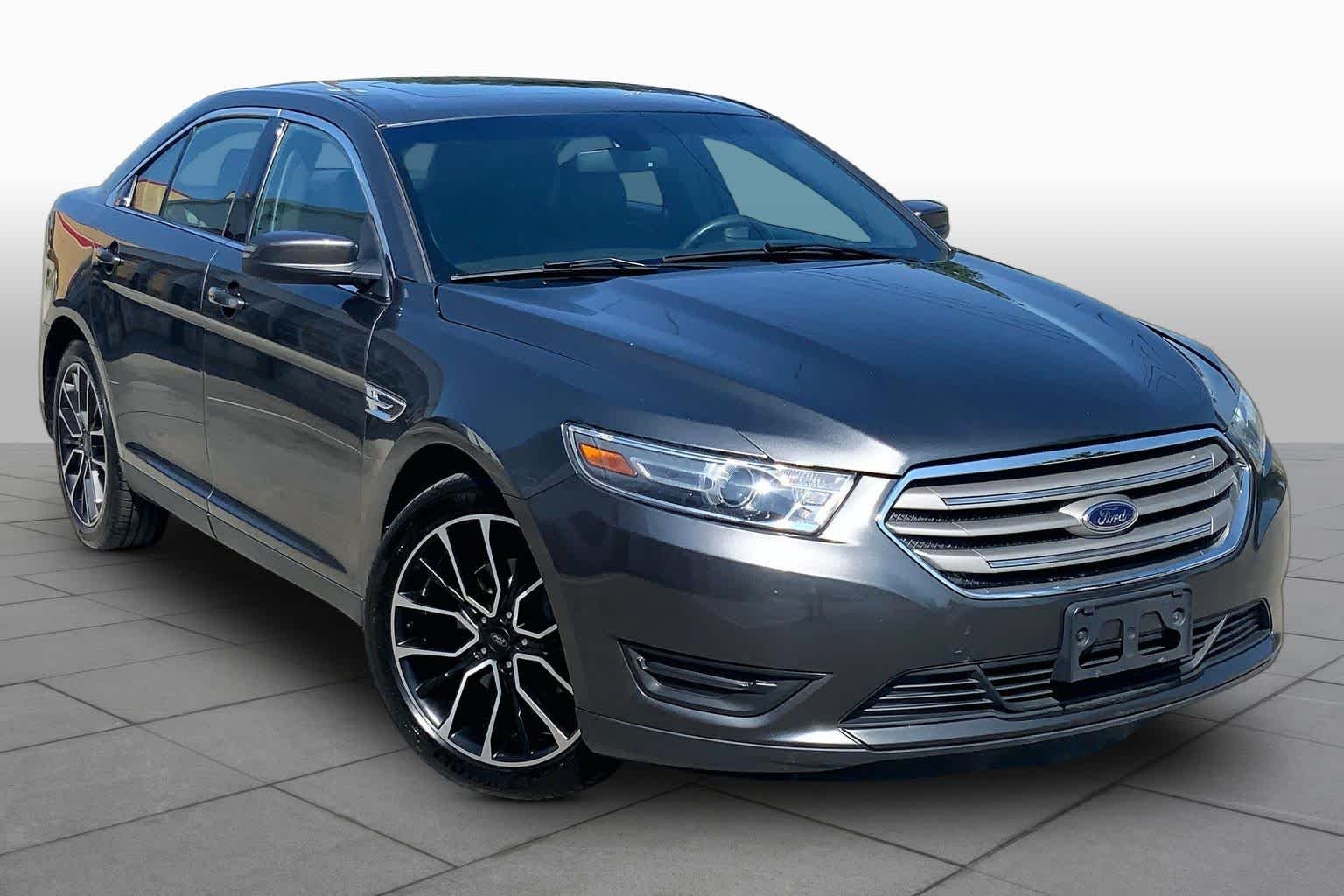 Pre-Owned 2018 Ford Taurus SEL