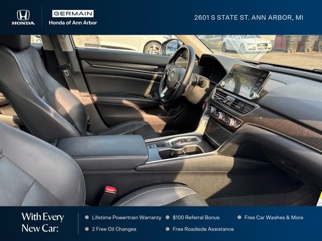 Used 2018 Modern Steel Metallic Honda Touring 2.0T image 18