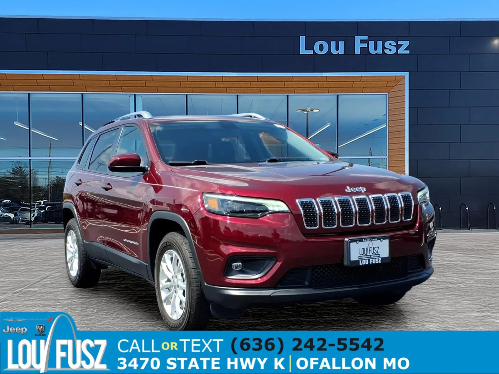 Used 2020 Velvet Red Pearlcoat Jeep Latitude image 1
