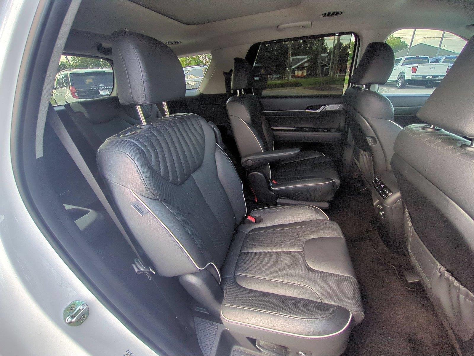Used 2024 Hyper White Hyundai Limited image 37