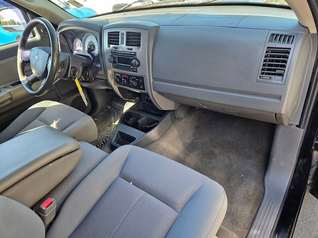 Used 2006 Black Dodge SLT image 17