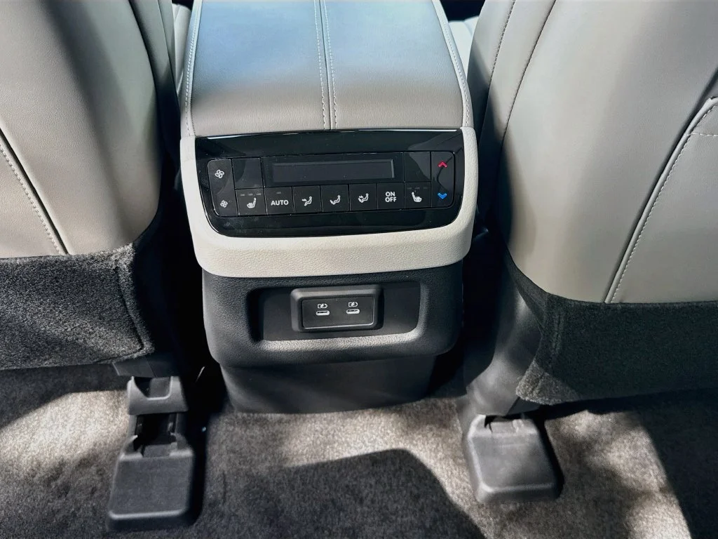 New 2027 RADIANT WHITE INFINITI Luxe FWD image 27