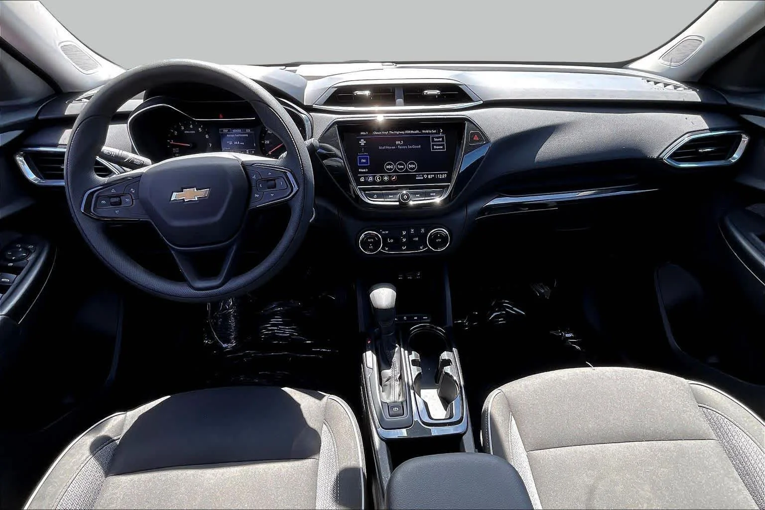 Used 2023 Mosaic Black Metallic Chevrolet LT image 29