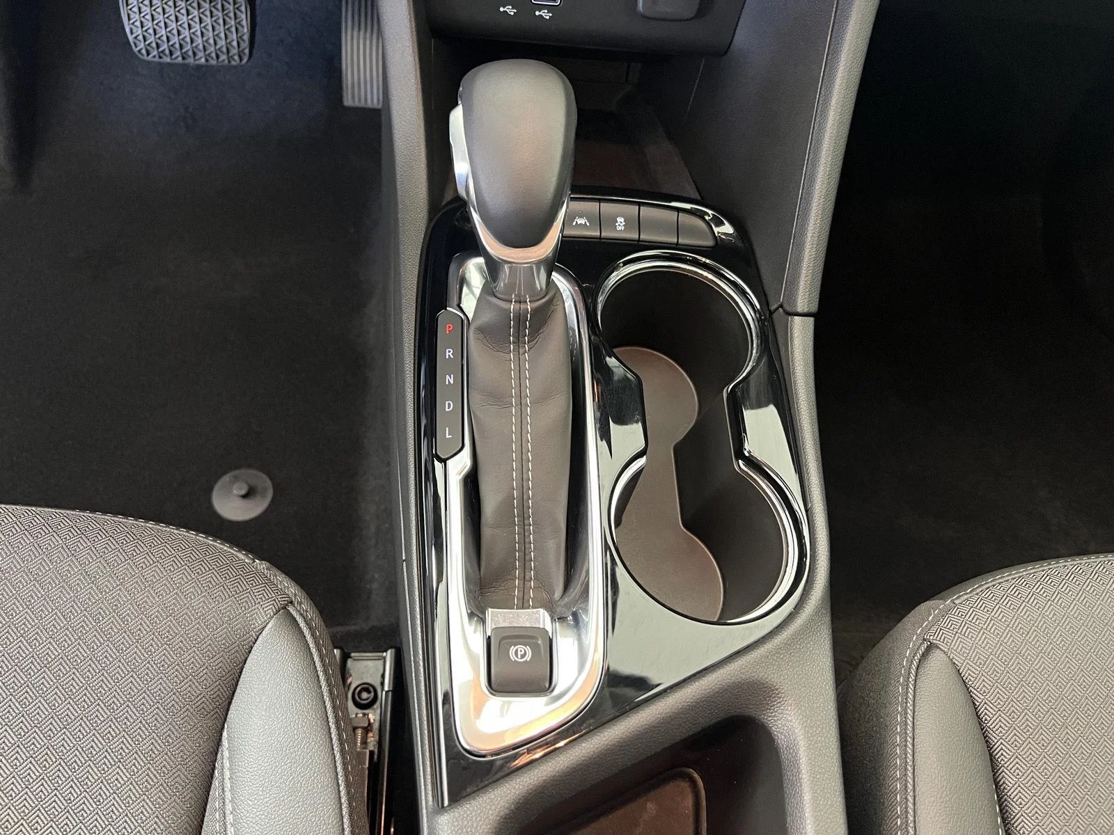 Used 2026 Summit White Buick Preferred image 16