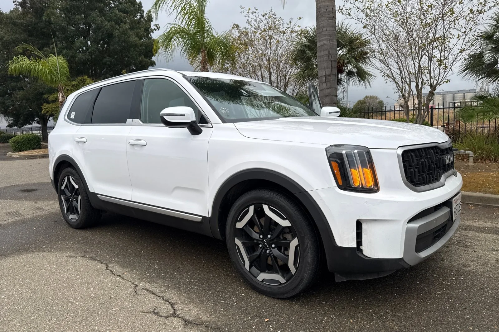 Used 2024 White Kia EX image 2
