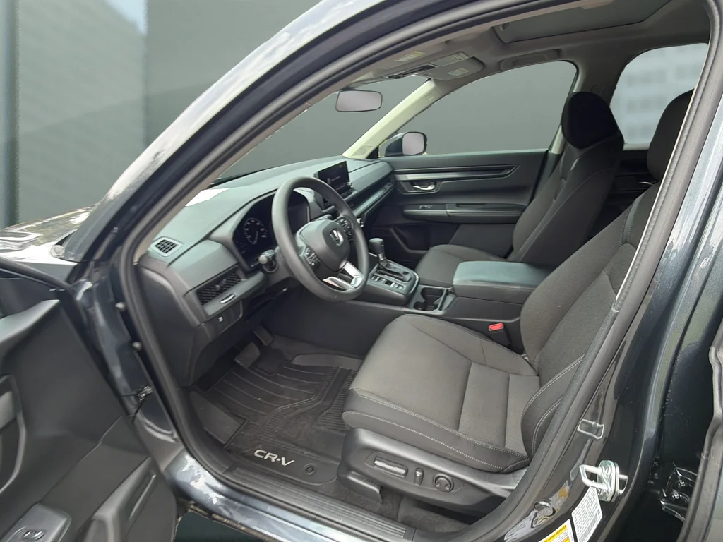 Used 2024  Honda EX image 9