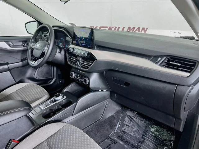 Used 2022 White Ford SE image 40