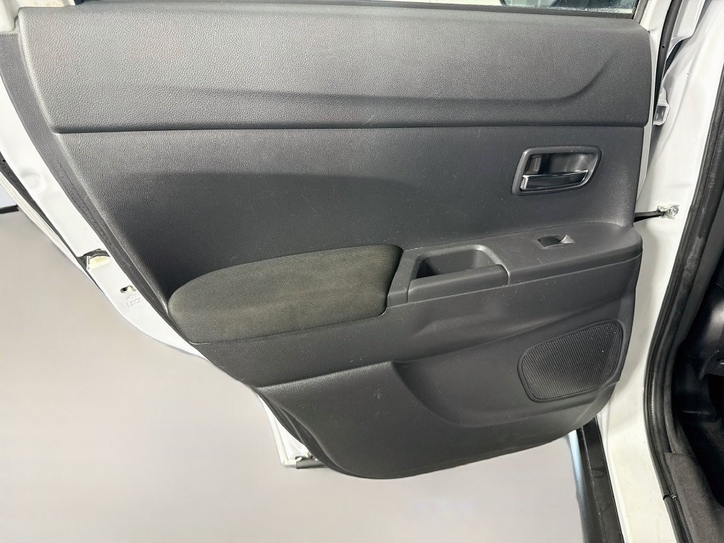 Used 2024 White Diamond Mitsubishi 2.0 Trail Edition image 21