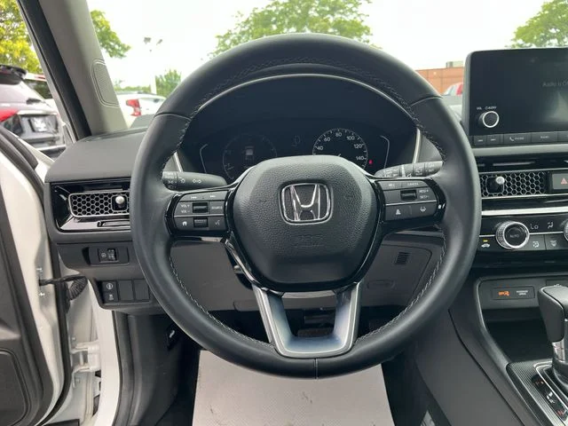 Used 2023 White Honda EX-L image 13