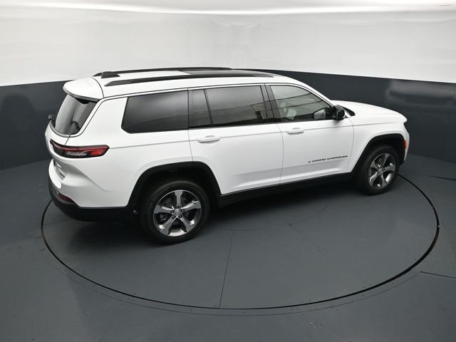 New 2026 Bright White Clear-Coat Exterior Paint Jeep Limited image 14