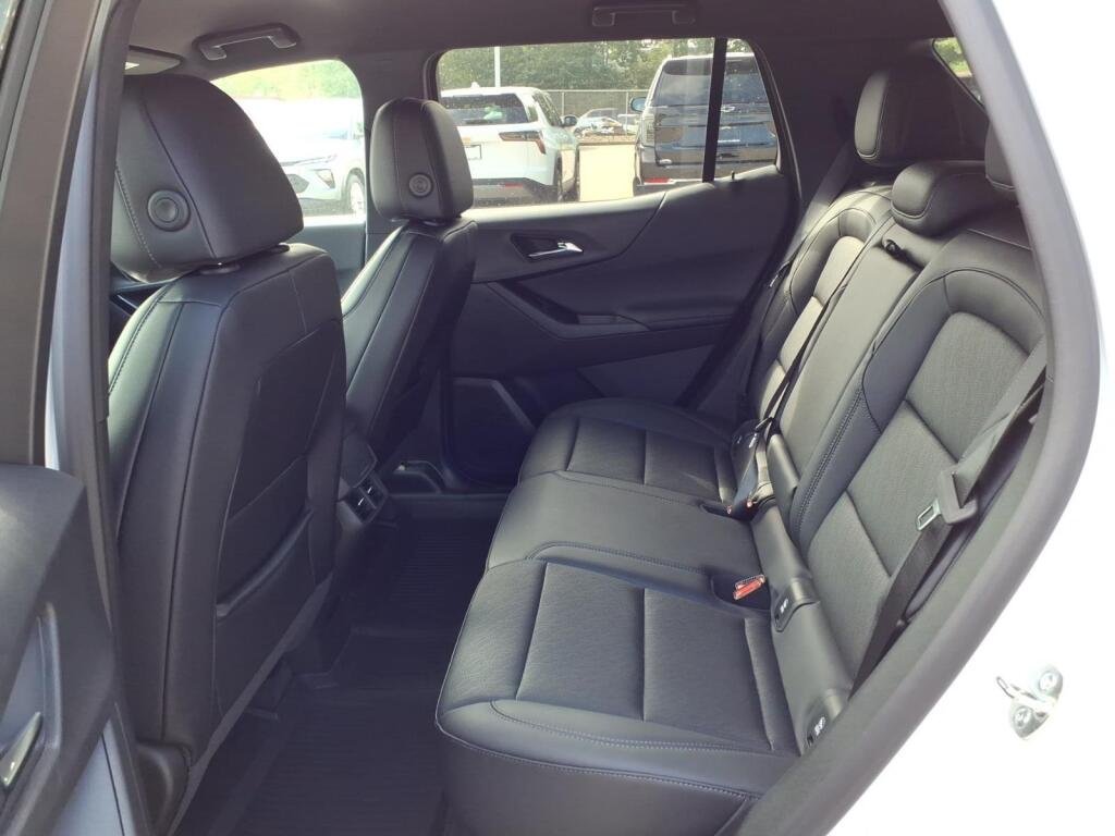 New 2027 Summit White Chevrolet FWD LT image 6