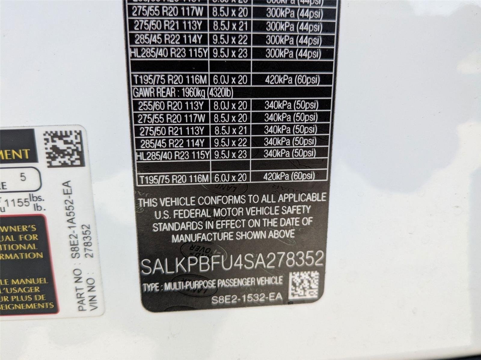 Used 2025 Fuji White Land Rover SE image 15