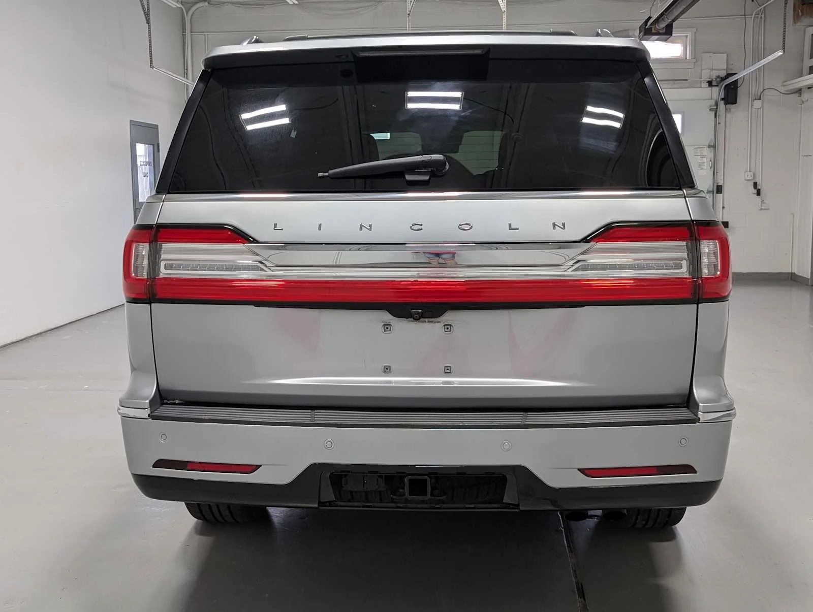 Used 2020 Silver Radiance Lincoln Reserve image 9