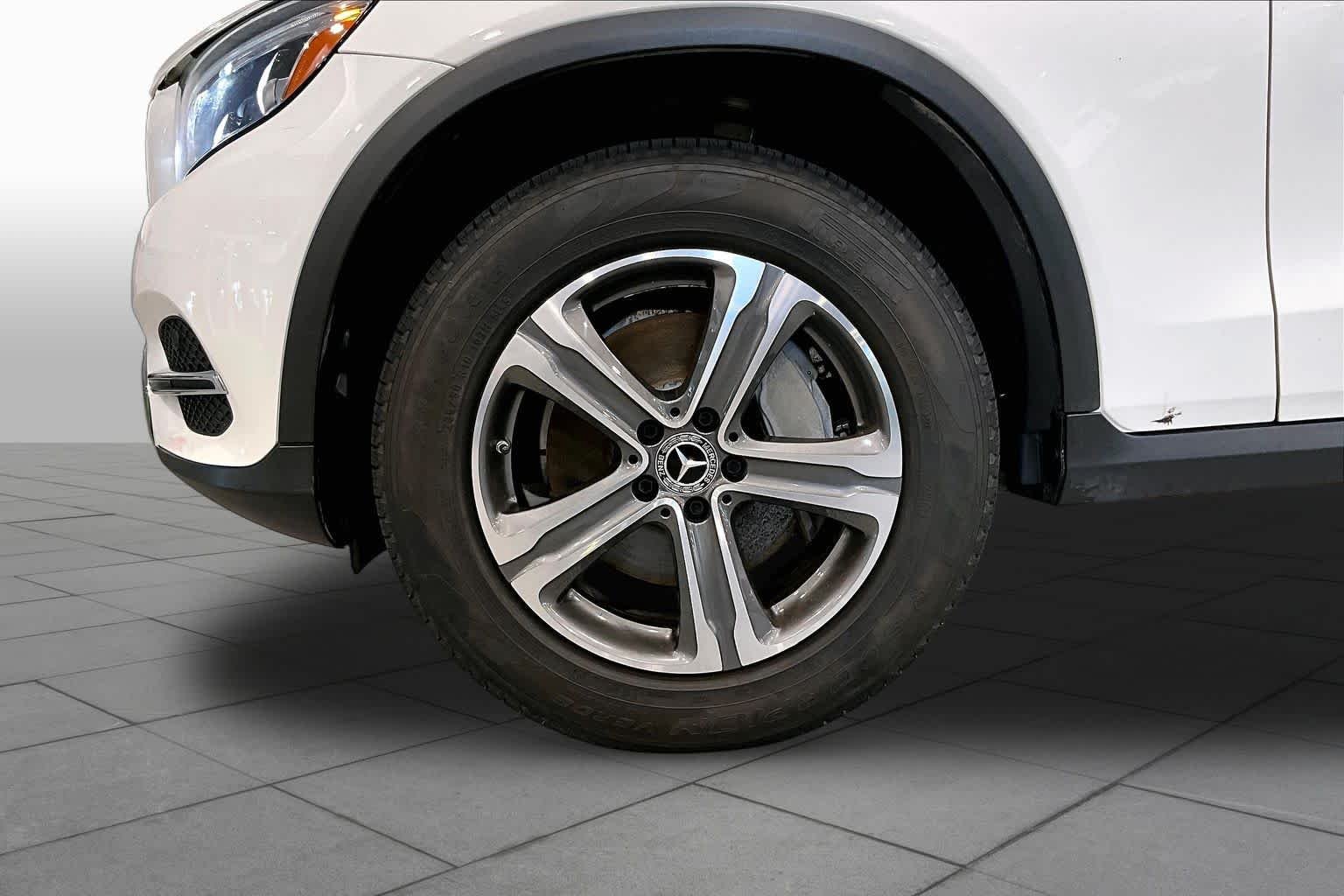 Used 2019 Polar White Mercedes-Benz GLC 300 image 11