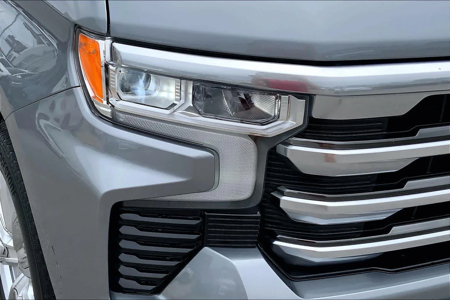 Used 2023 Sterling Gray Metallic Chevrolet High Country image 46