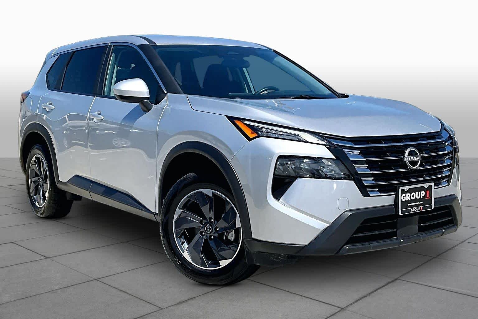 Used 2025 Brilliant Silver Metallic Nissan SV image 3