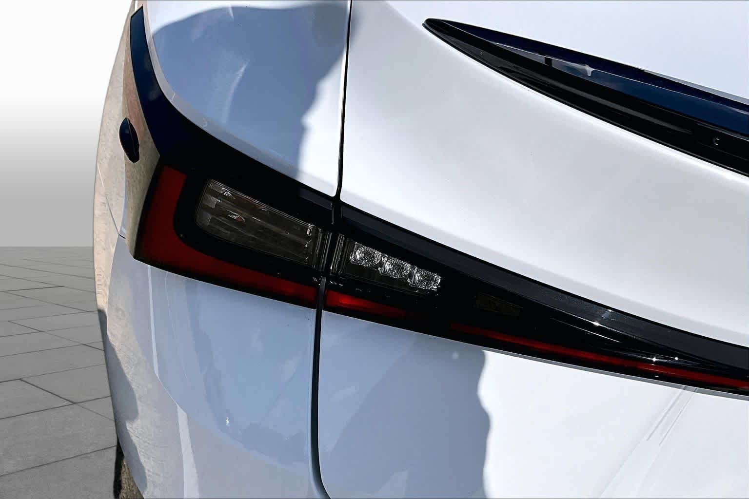 Used 2024 Ultra White Lexus F SPORT image 29
