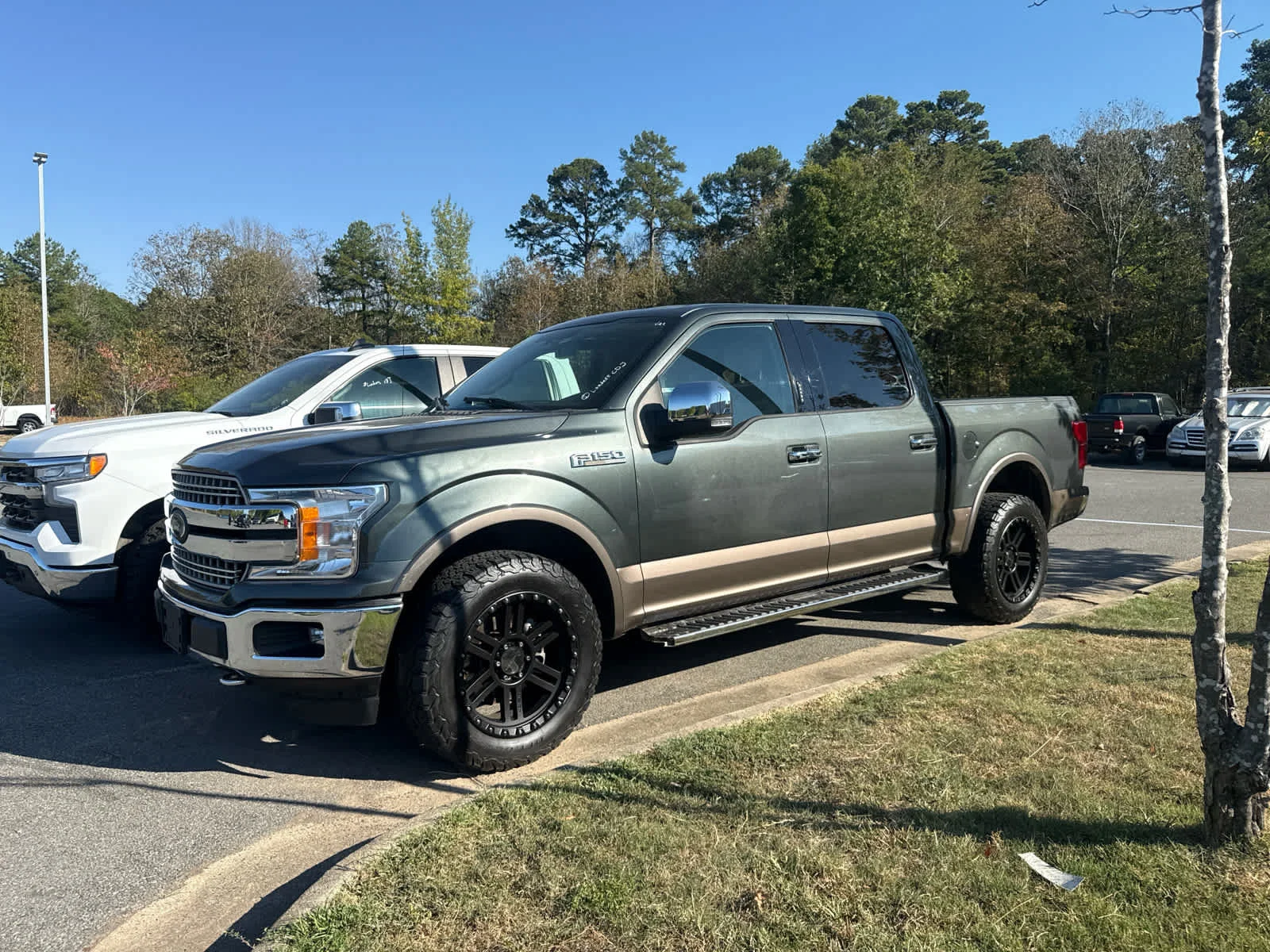 Used 2018 Guard Metallic Ford LARIAT image 1