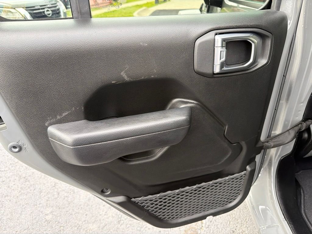 Used 2023 Gray Jeep Rubicon 4xe image 12