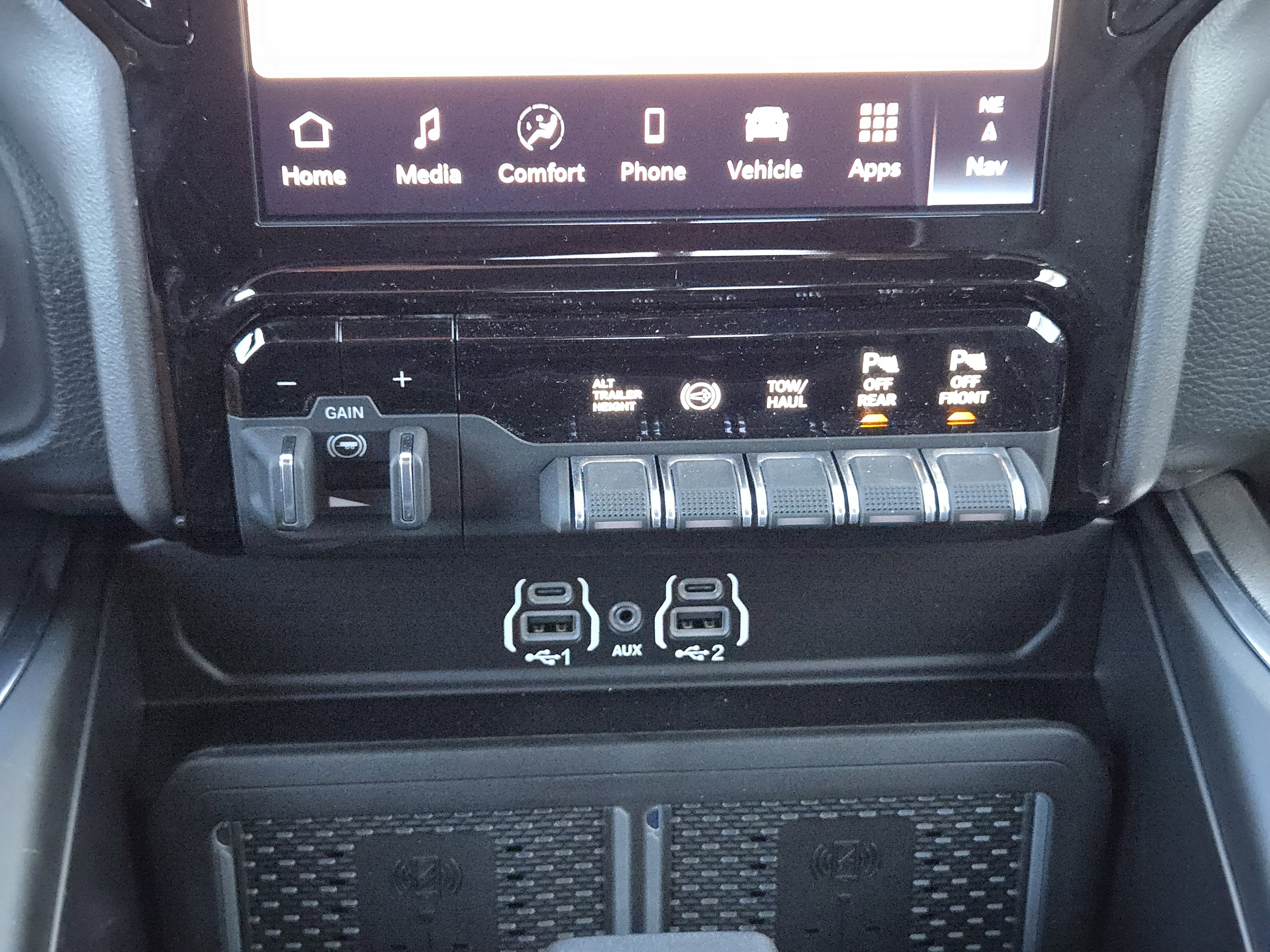 2026 RAM 3500 Laramie - Photo 17