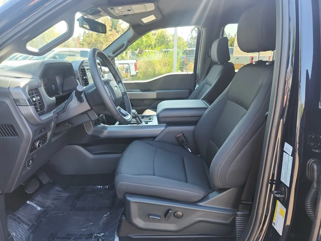 New 2026 Blue Ford XLT image 13
