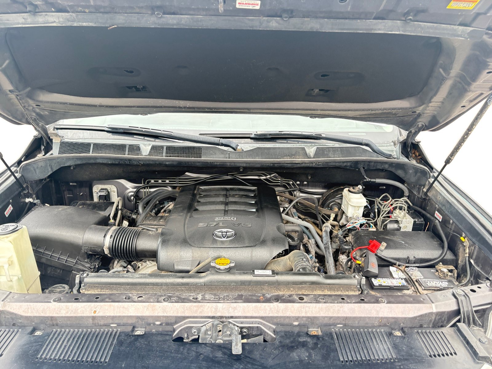 Used 2017 Magnetic Gray Metallic Toyota SR5 image 24