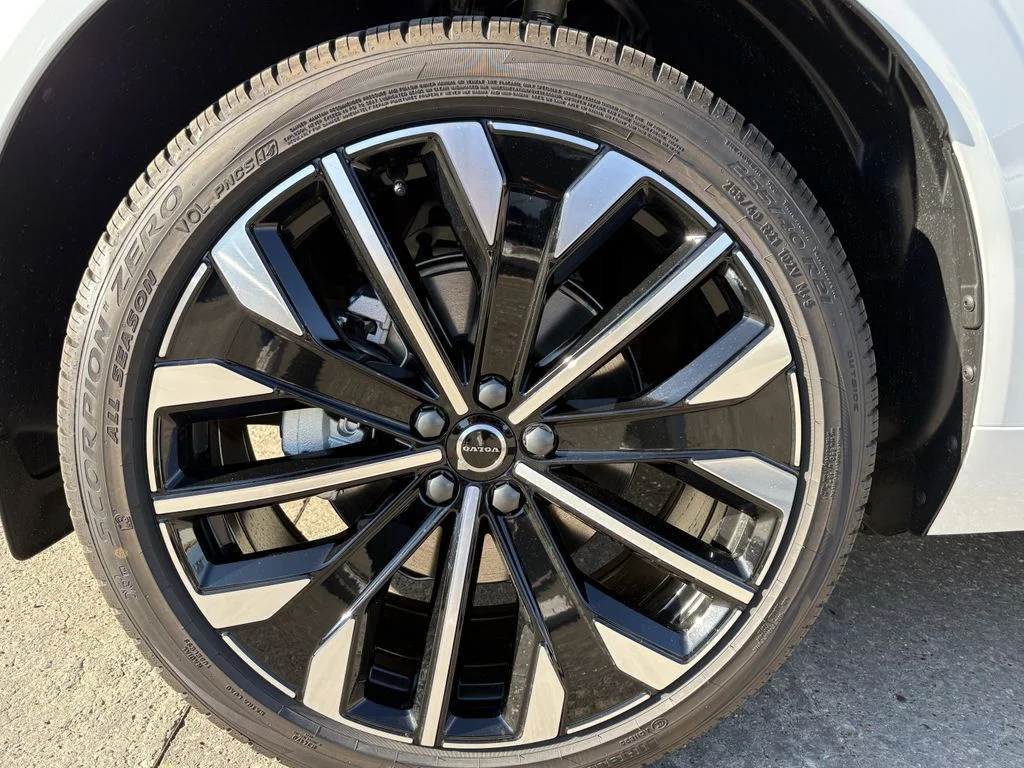 New 2026 Crystal White Volvo Ultra image 9