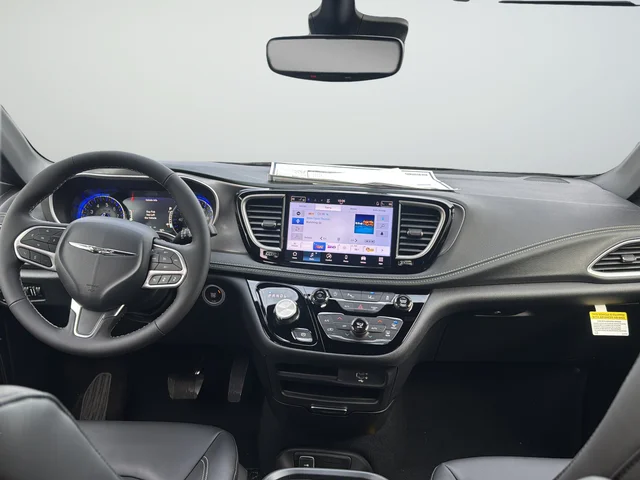2026 Chrysler Pacifica Select - Photo 13