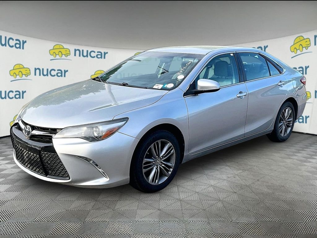 Used 2017 Silver Toyota SE image 3