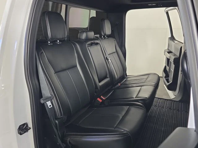 Used 2020 Oxford White Ford Lariat image 31