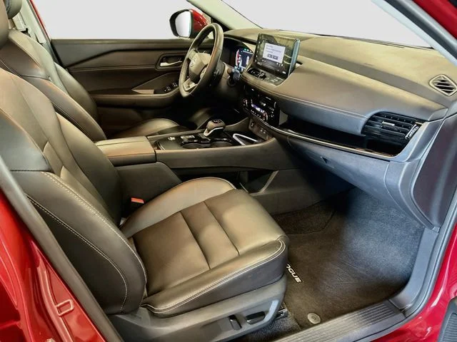 Used 2025 Red Nissan SL image 14