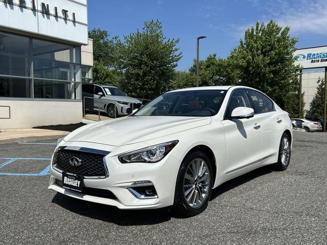2023 INFINITI Q50 LUXE