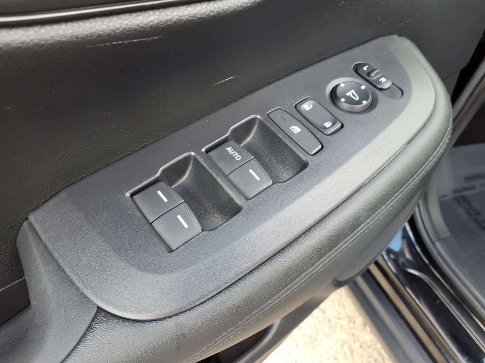 2023 Honda HR-V LX - Photo 15
