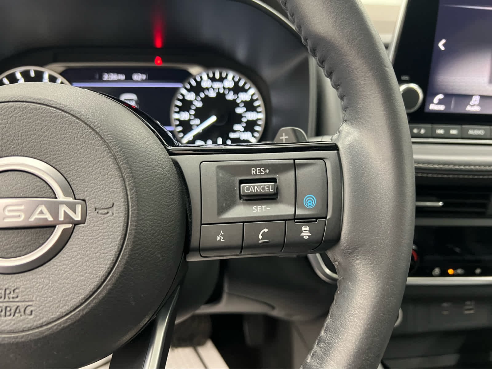 Used 2023 Pearl White Tricoat Nissan SV image 16