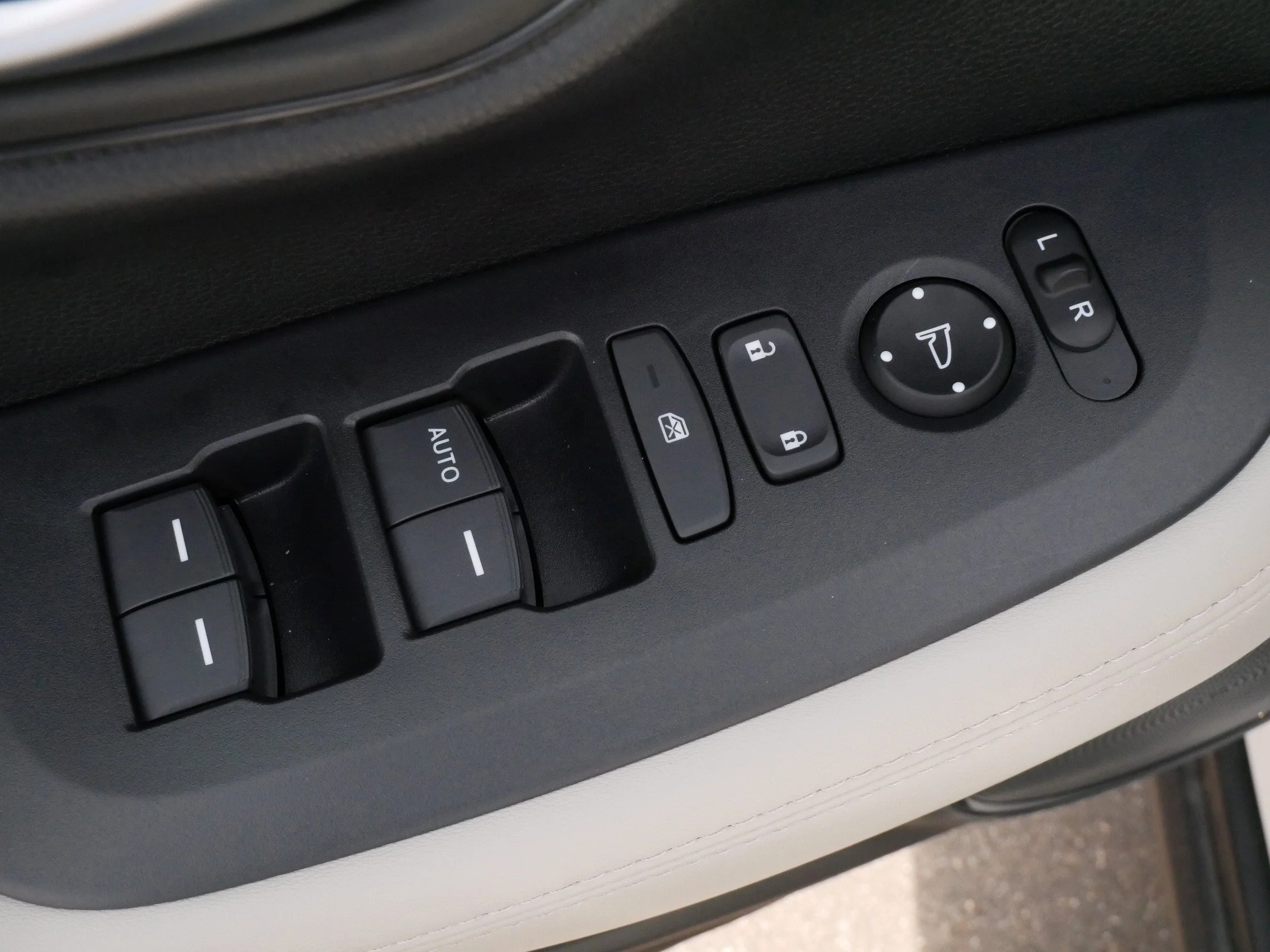 2026 Honda HR-V LX - Photo 19