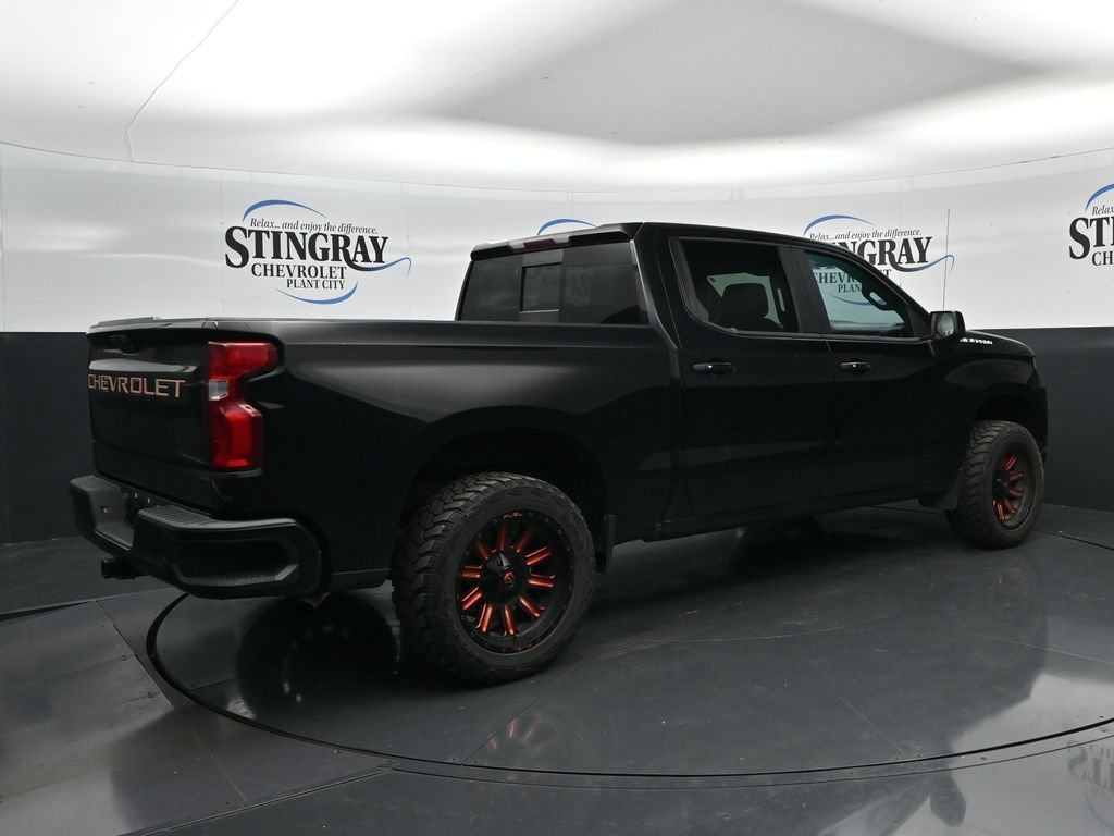 Used 2019 BLACK Chevrolet RST image 7