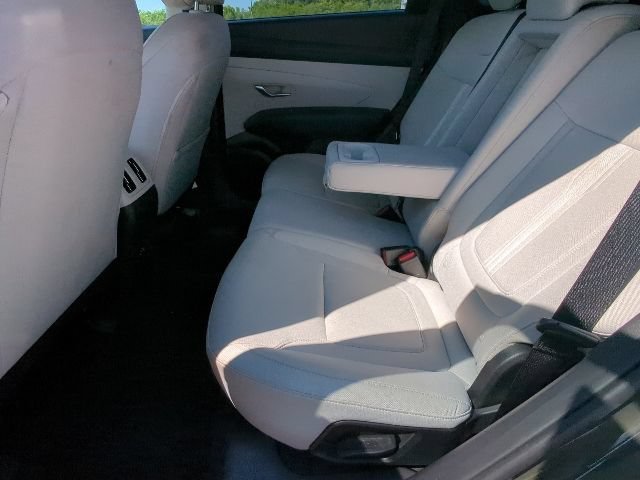 Used 2025  Hyundai SEL image 23