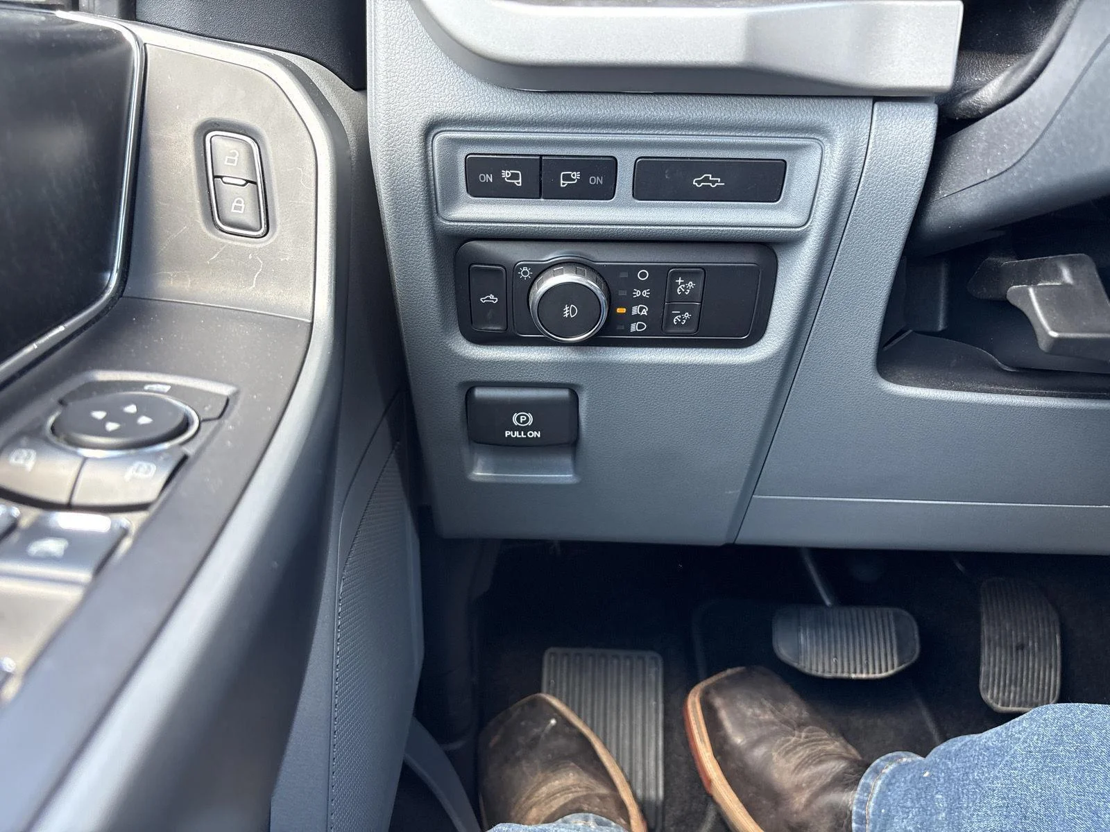 Used 2021 Iconic Silver Metallic Ford XLT image 19