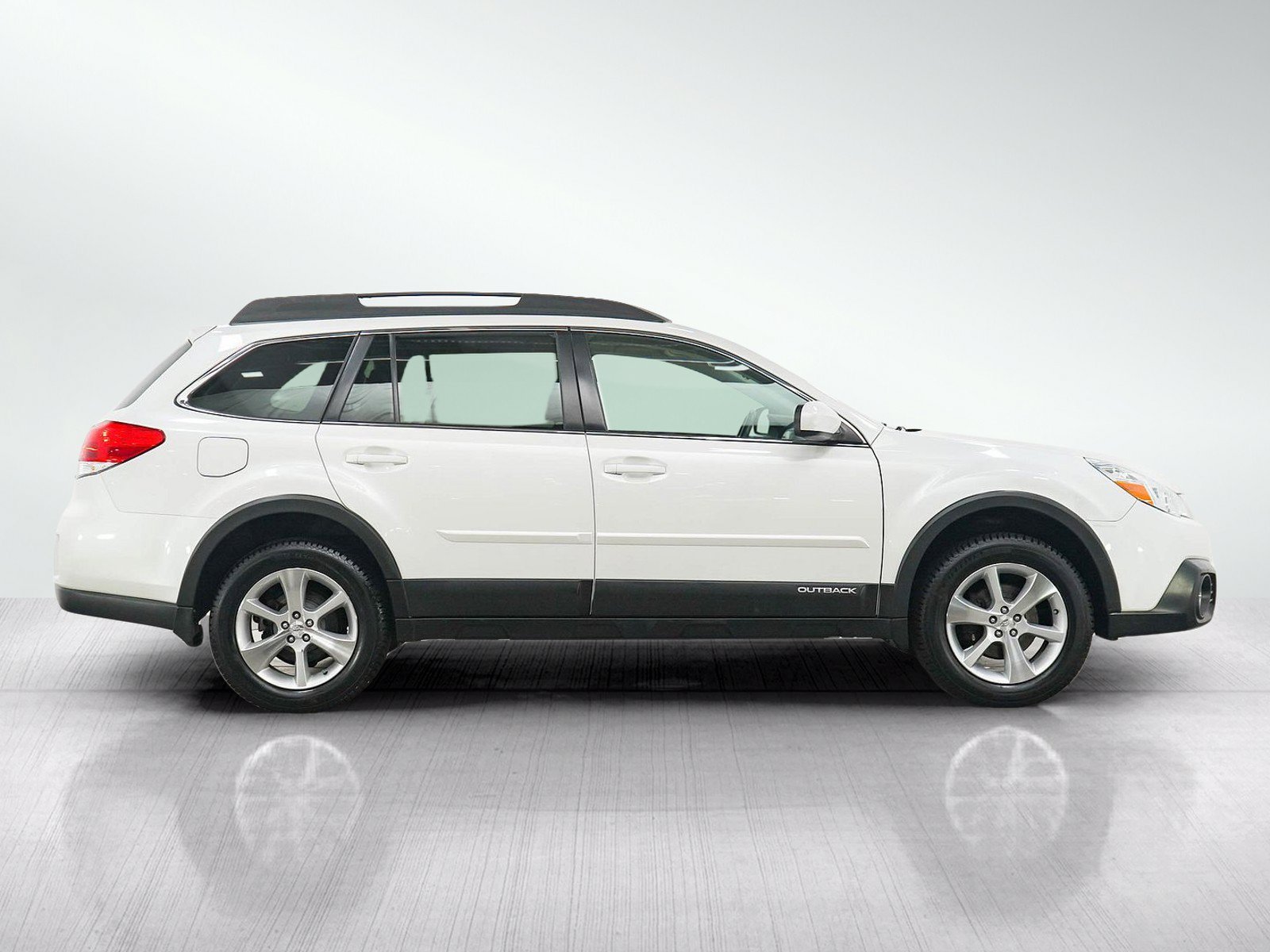 Used 2014 Satin White Pearl Subaru 2.5i image 6