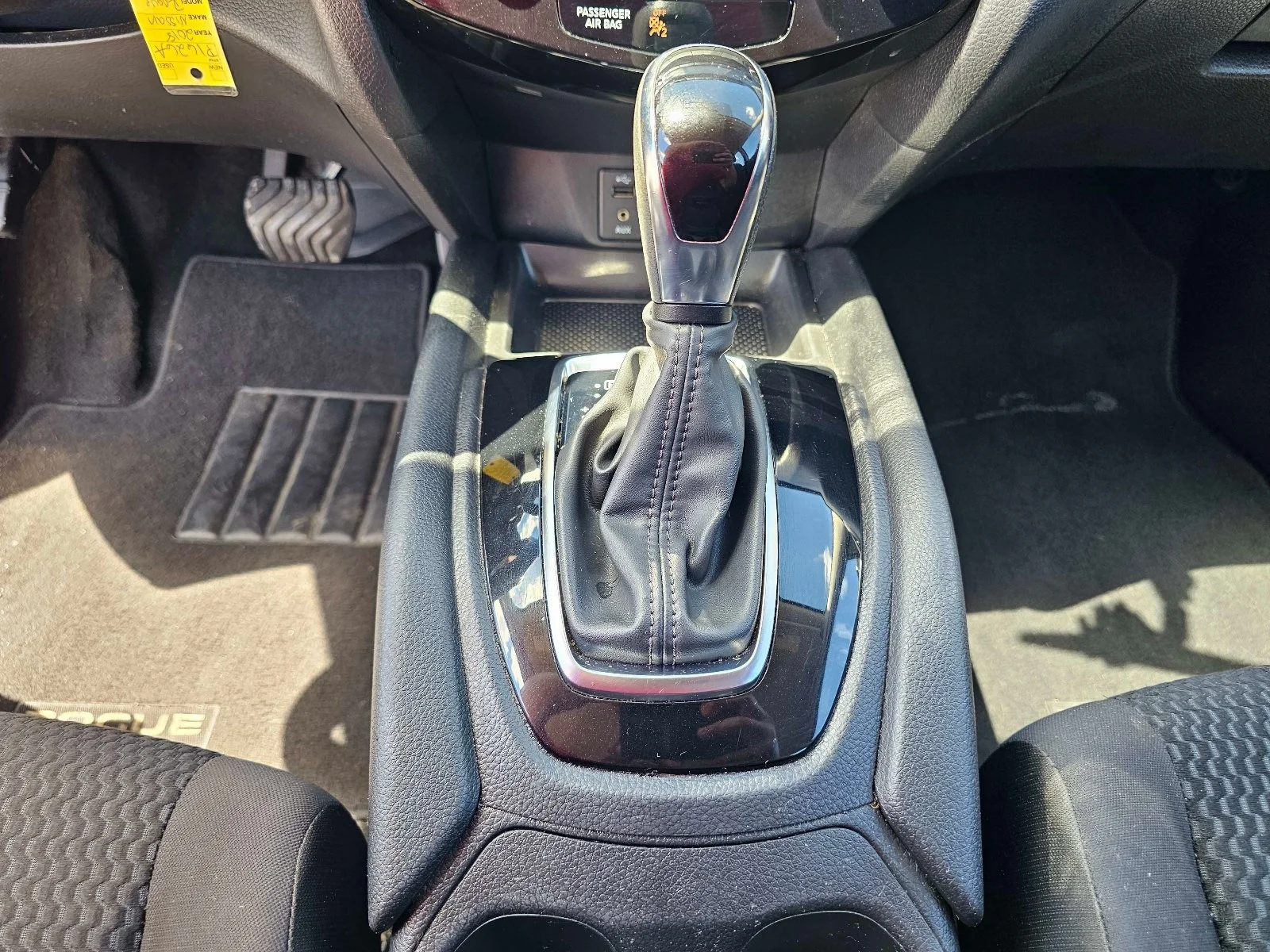 Used 2018 Magnetic Black Nissan S image 22