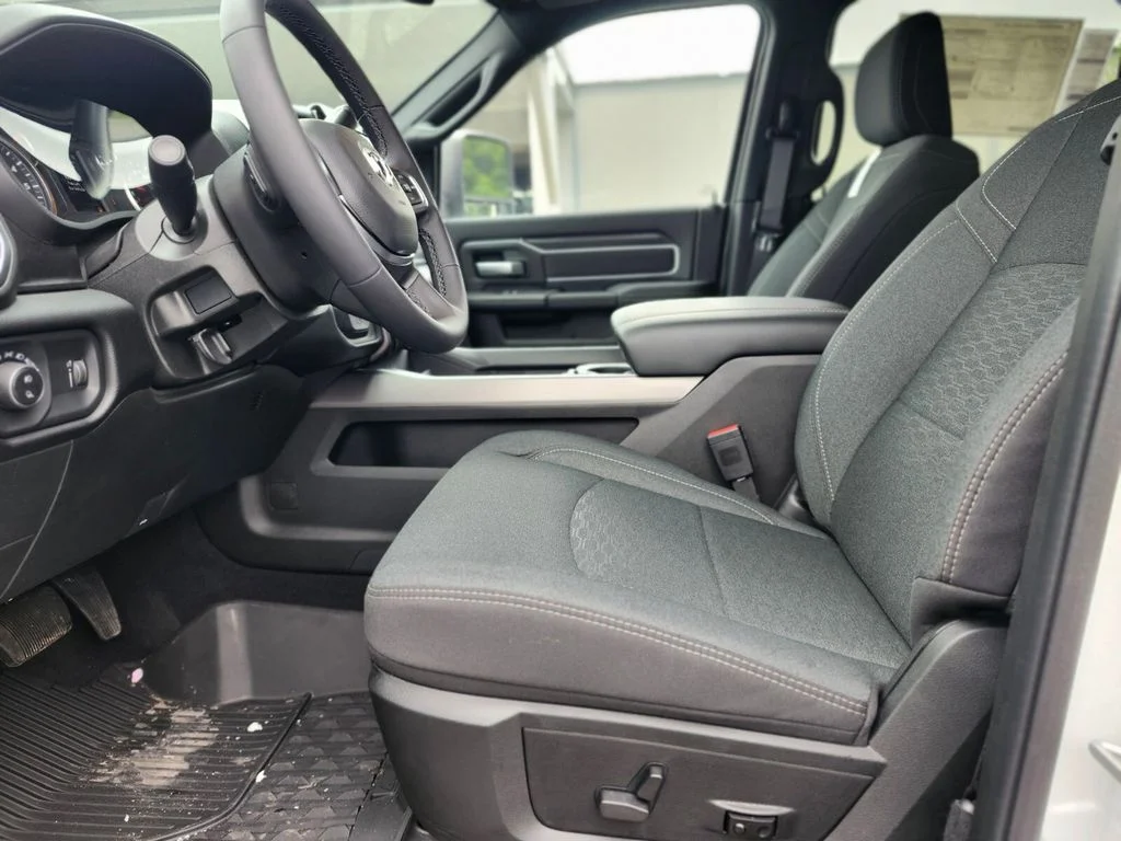 2026 RAM 2500 Big Horn - Photo 18