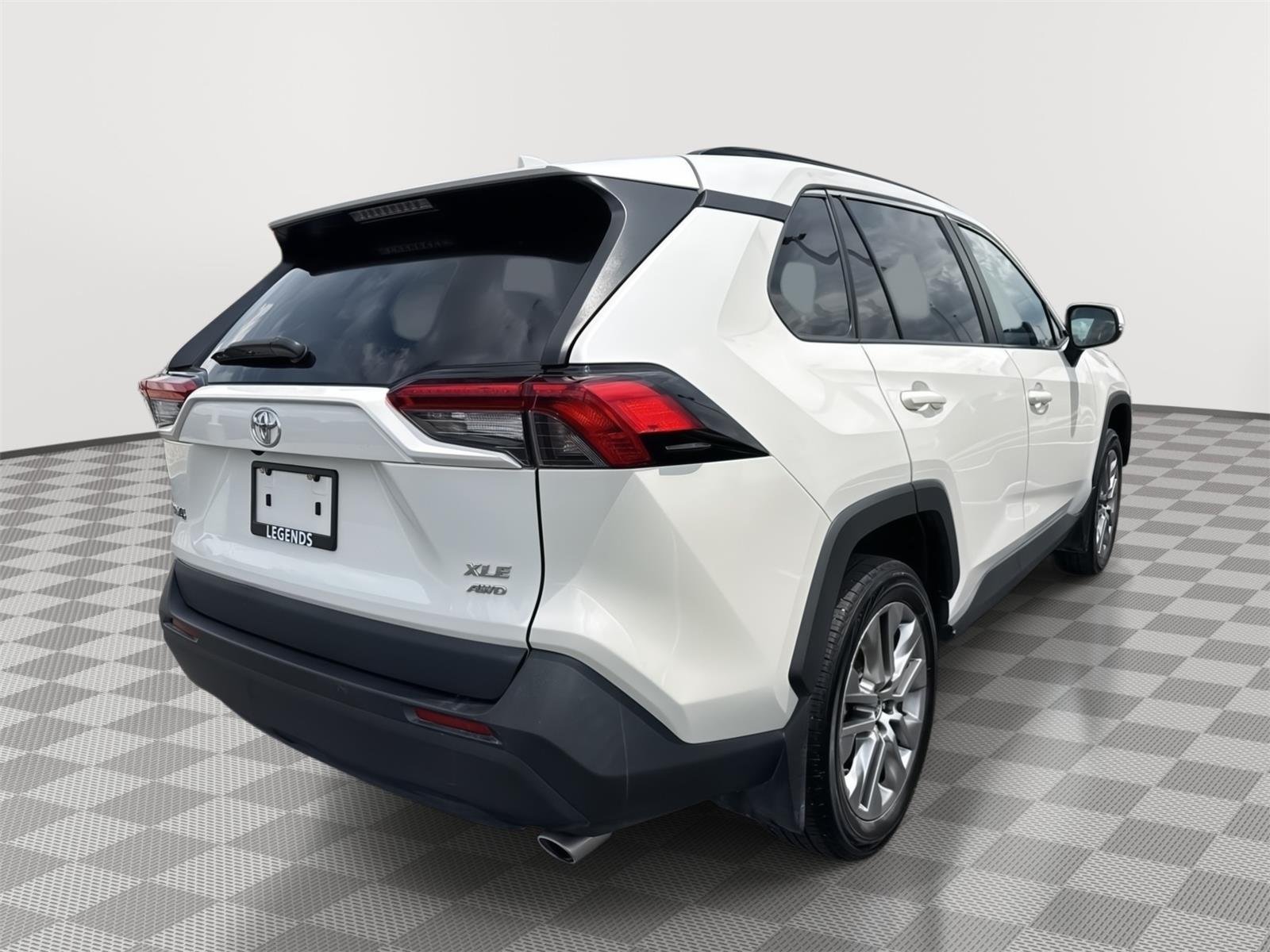Certified Used 2022 Blizzard Pearl Toyota XLE Premium image 14