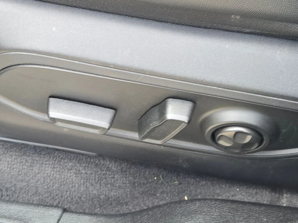 Used 2021 Silver Jeep Limited image 24