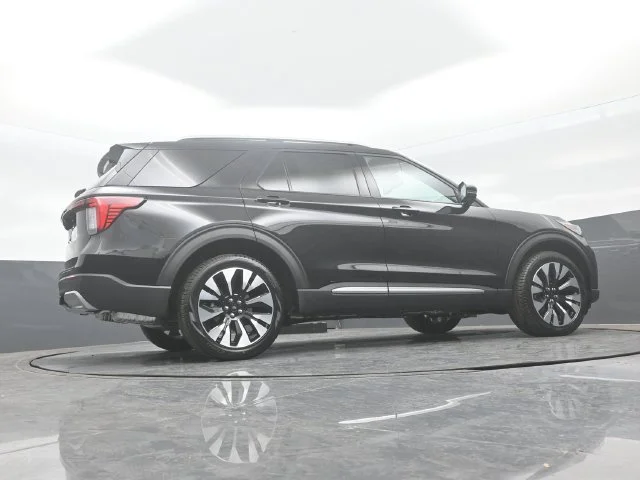 New 2027 Agate Black Metallic Ford Platinum™ image 24