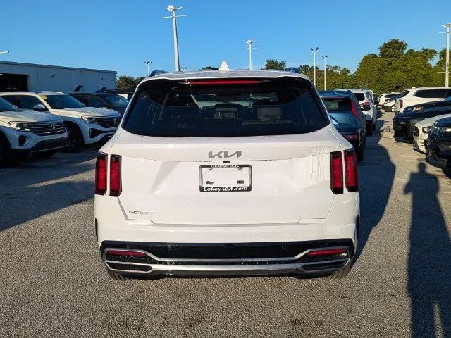 Used 2023 White Kia S image 6
