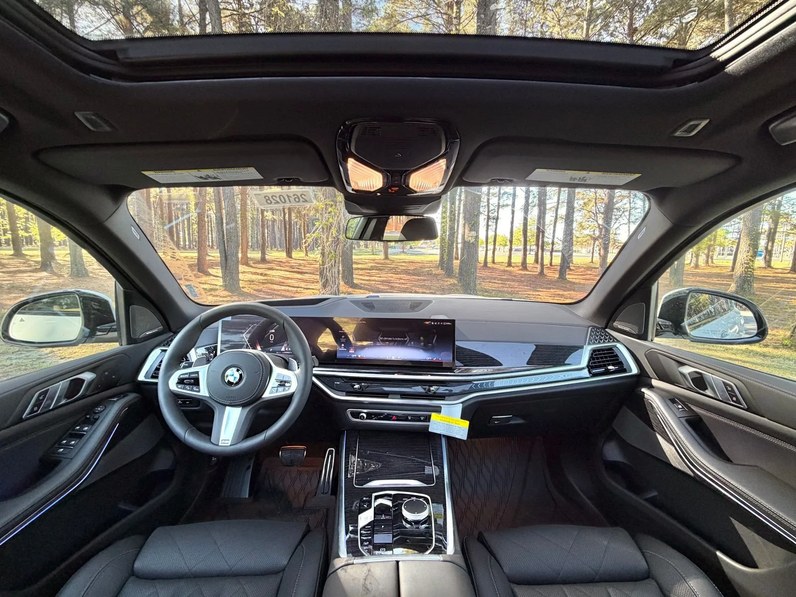 New 2026 Mineral White Metallic BMW xDrive40i image 2