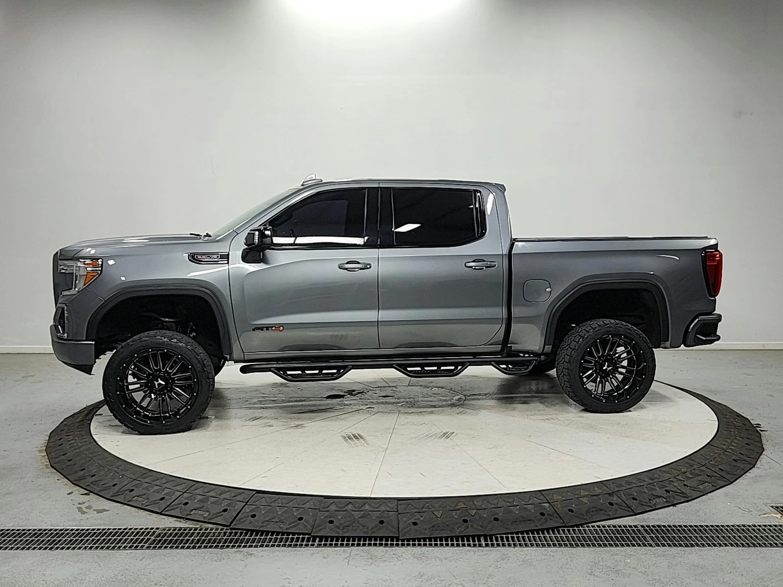 Used 2021 Gray GMC AT4 image 4