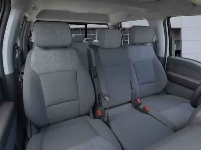 New 2026 Oxford White Ford F-250® XLT image 32